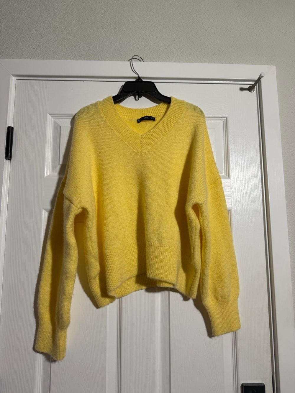 MANGO Cozy Yellow V-Neck Women's Sweater Small